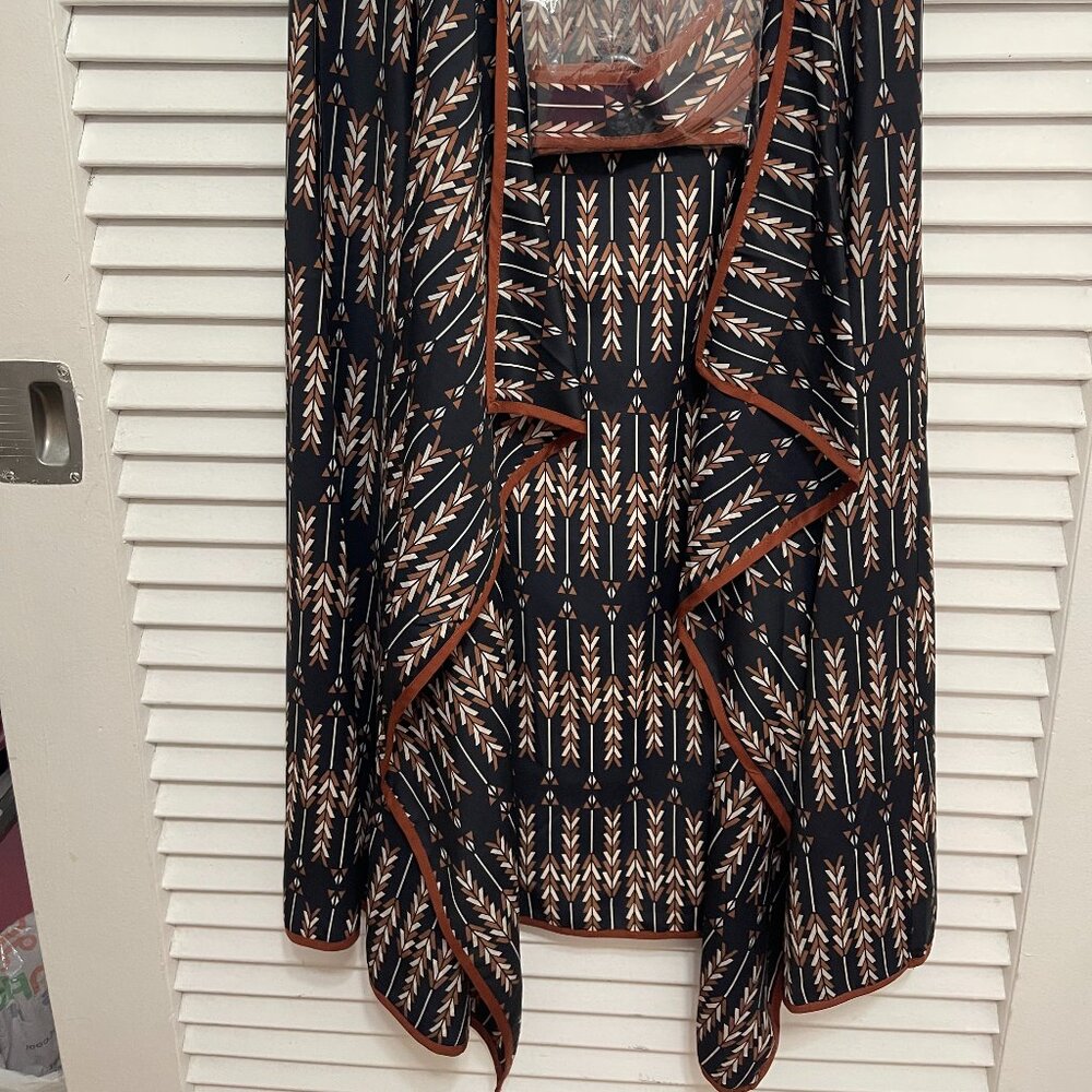 BEAUTIFUL CLASSY GEOMETRIC PRINT ASYMMETRICAL SKIRT
